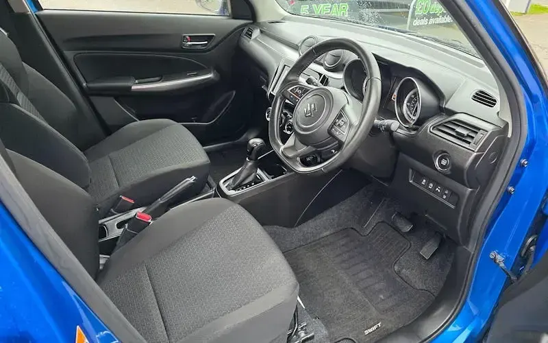 Used Suzuki Swift SZ4 94 HP (69 kW) 2014 Blue Hatchback