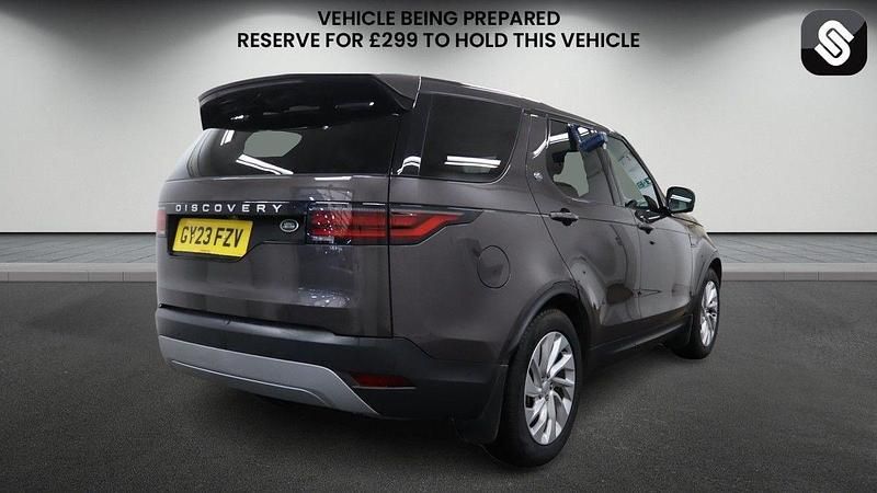 Used Land Rover Discovery 5 S 300 HP (220 kW) 2023 Charente grey SUV
