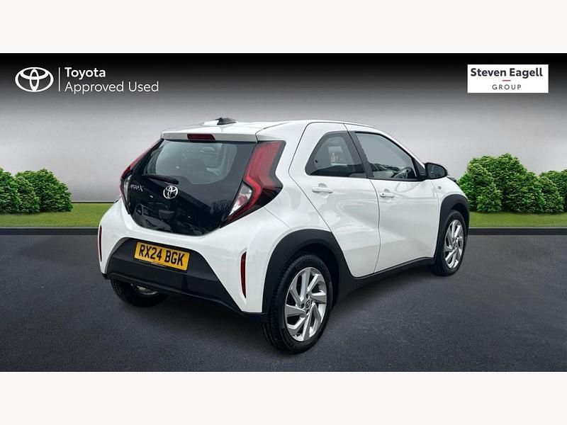 Used Toyota Aygo X PURE 2024 White SUV