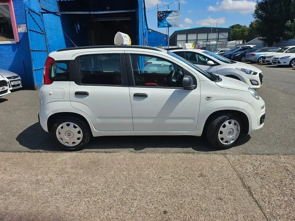 Used Fiat Panda Easy 85 HP (62 kW) 2014 White Hatchback