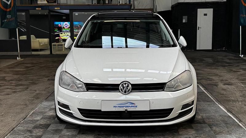 Used VW Golf VII SE 2014 White Hatchback