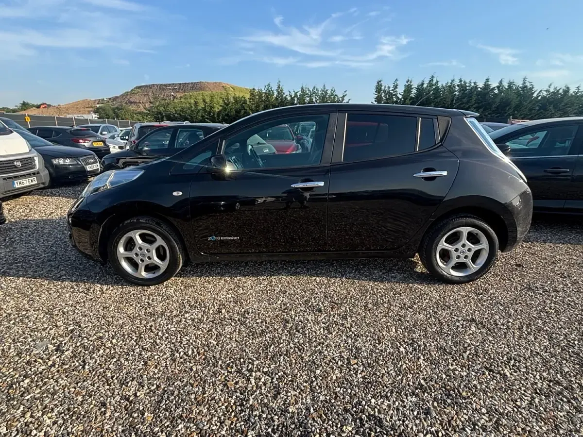 Used Nissan Leaf Acenta 80 kW (109 HP) 2013 Black Hatchback