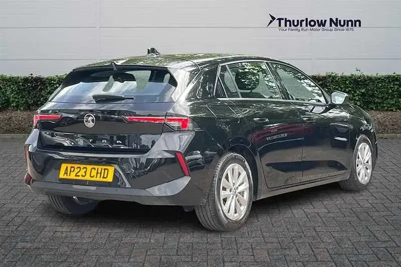 Begagnad Vauxhall Astra Design Edition 130 HK (95 kW) 2023 Grå Halvkombi