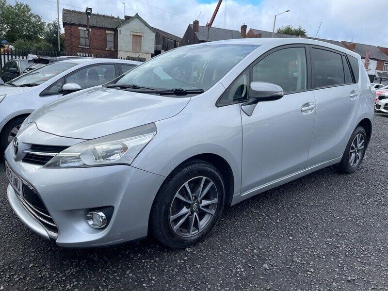 Silver Used 2013 Toyota Verso MPV | £4,995 (Good price) - Image 1/4