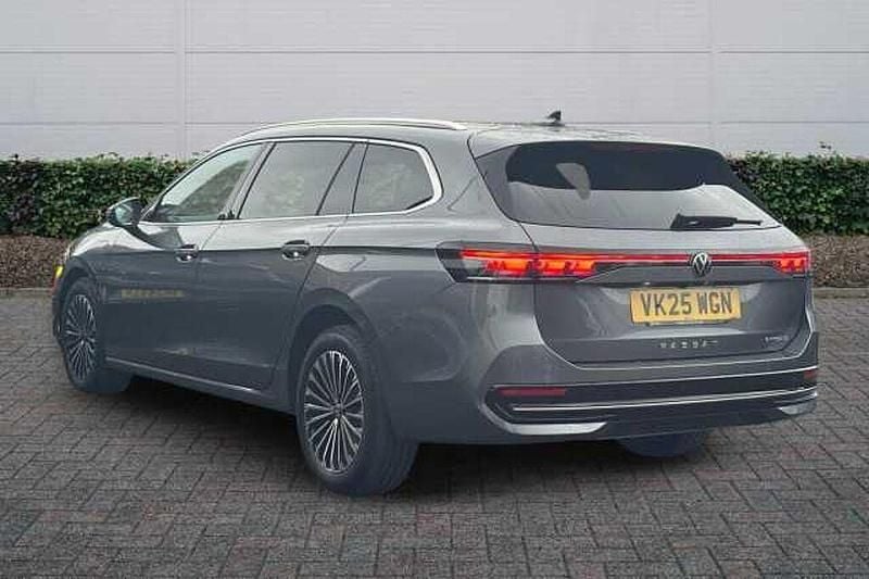 New VW Passat Elegance 204 HP (150 kW) 2025 Grey Estate