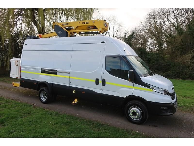 Begagnad Iveco Daily 180 HK (132 kW) 2021 Vit Van