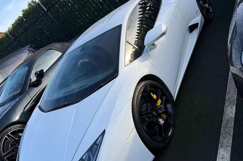 White Used 2014 Lamborghini Huracán Coupe | £109,950 (Super price) - Image 1/1