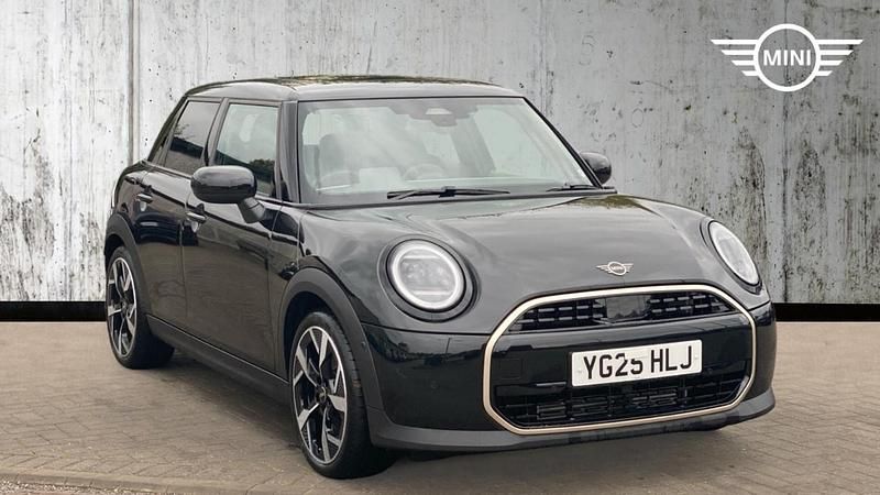 Black Used 2025 Mini Cooper Hatch Hatchback | £29,399 - Image 1/4