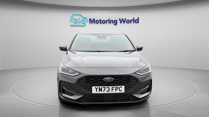Used Ford Focus ST-Line 125 HP (91 kW) 2023 Grey Hatchback