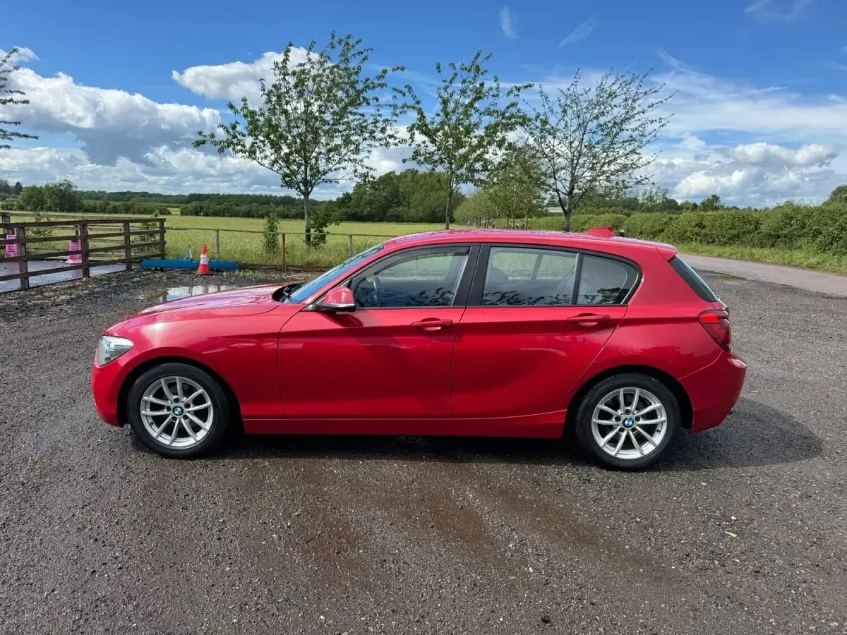 Used BMW 116 Efficient Dynamics 114 HP (83 kW) 2012 Red Hatchback