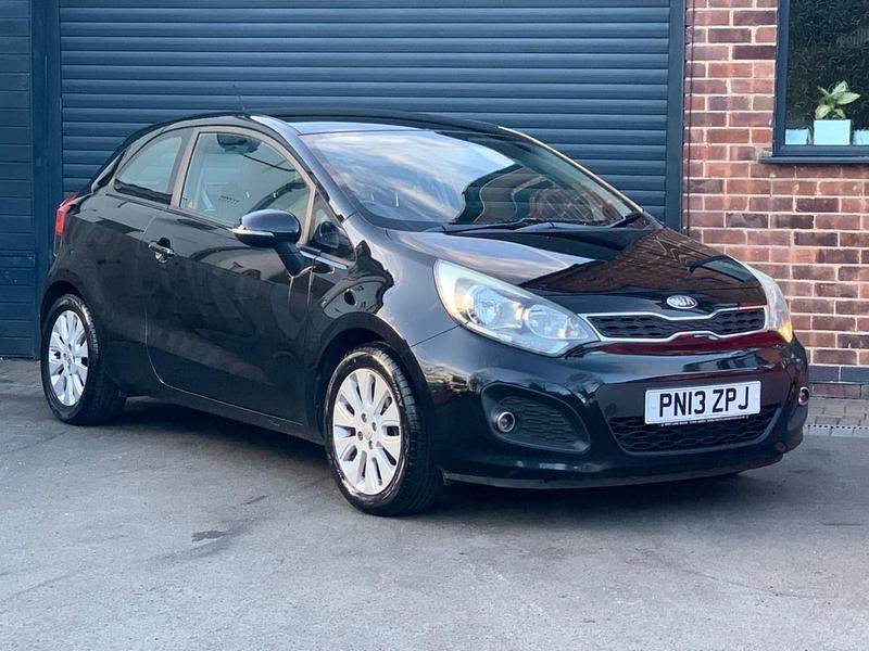 Używany Kia Rio 85 KM (62 kW) 2013 Czarny Hatchback
