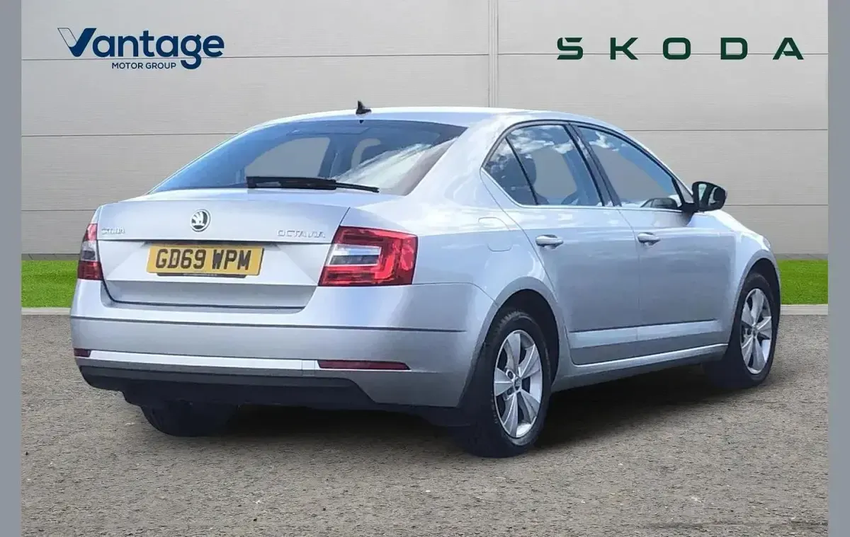 Usado Skoda Octavia SE Technology 115 HP (84 kW) 2020 Prateado Citadino