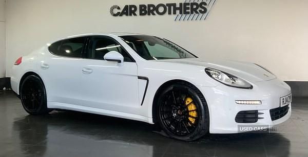 Used Porsche Panamera 300 HP (220 kW) 2014 White Hatchback