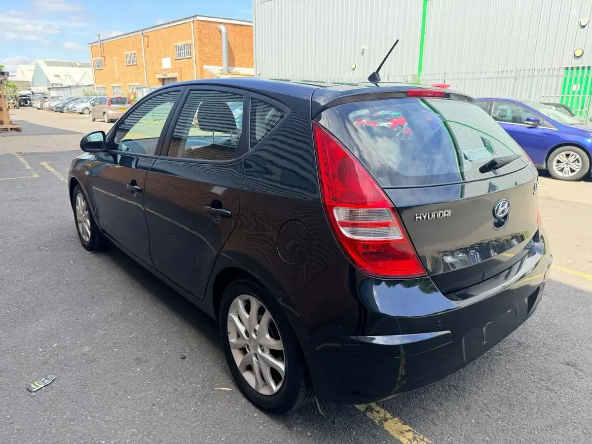Used Hyundai i30 109 HP (80 kW) 2010 Black Hatchback