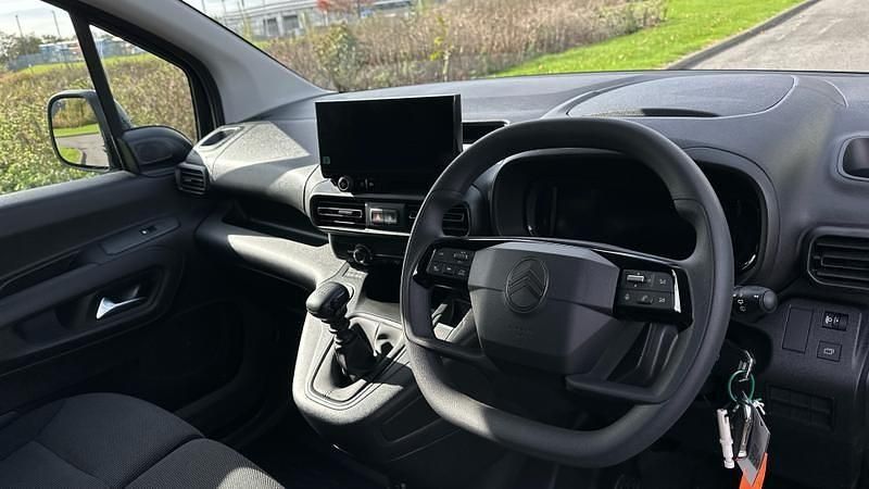 New Citroën Berlingo 100 HP (73 kW) 2025 Kiama blue MPV