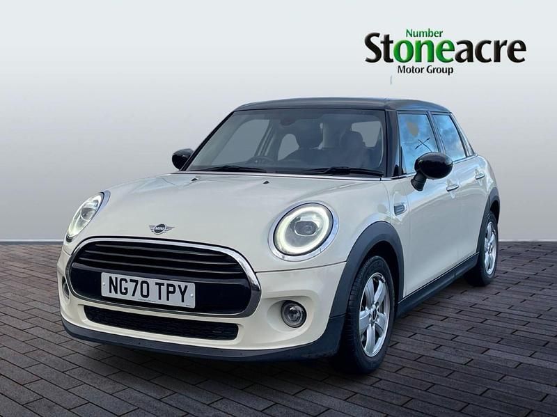 Used Mini Cooper Classic 134 HP (98 kW) 2020 White Hatchback