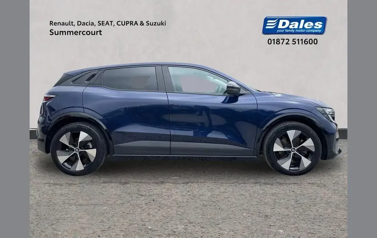 Used Renault Megane E-Tech Equilibre 160 kW (218 HP) 2022 Blue Hatchback