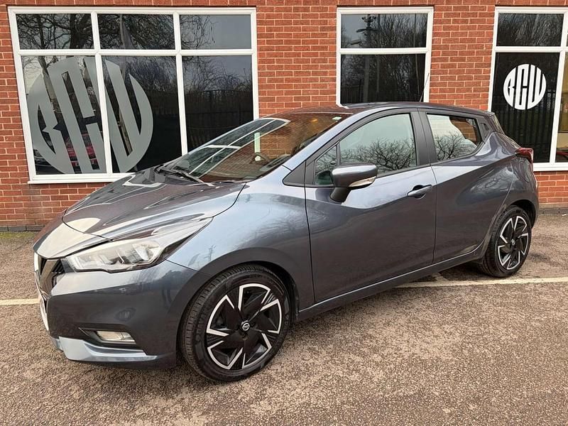 Usado Nissan Micra Acenta 92 HP (67 kW) 2022 Cinzento Citadino