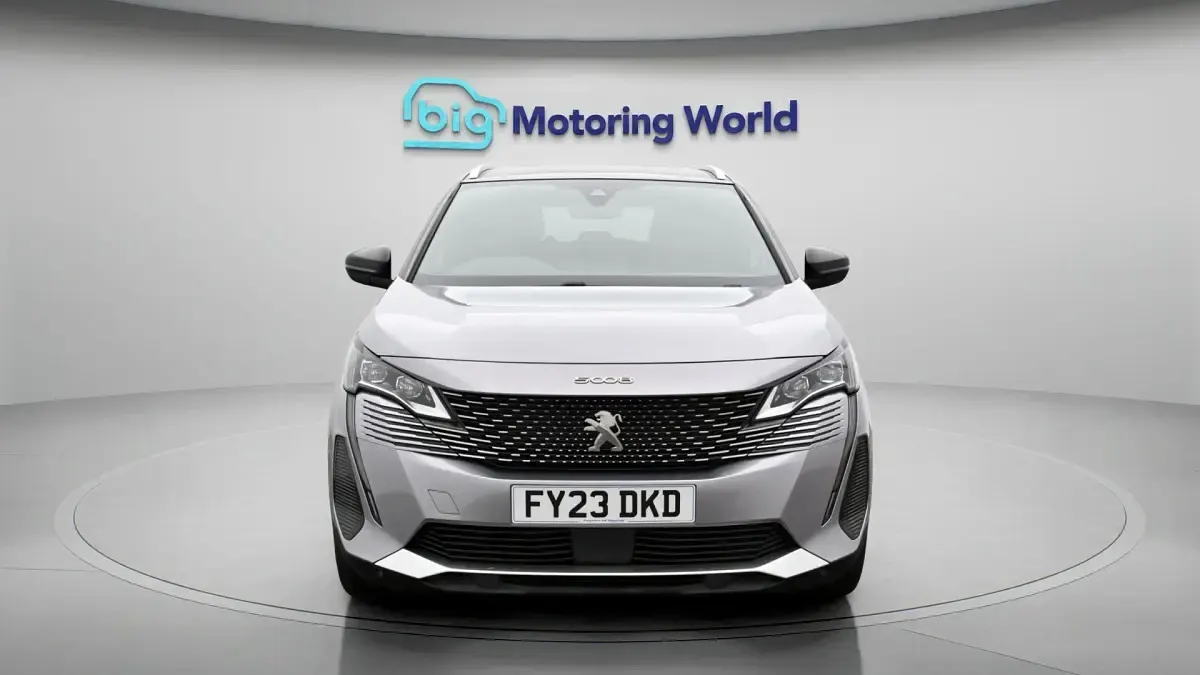 Gebraucht Peugeot 5008 GT 131 PS (96 kW) 2023 Grau SUV