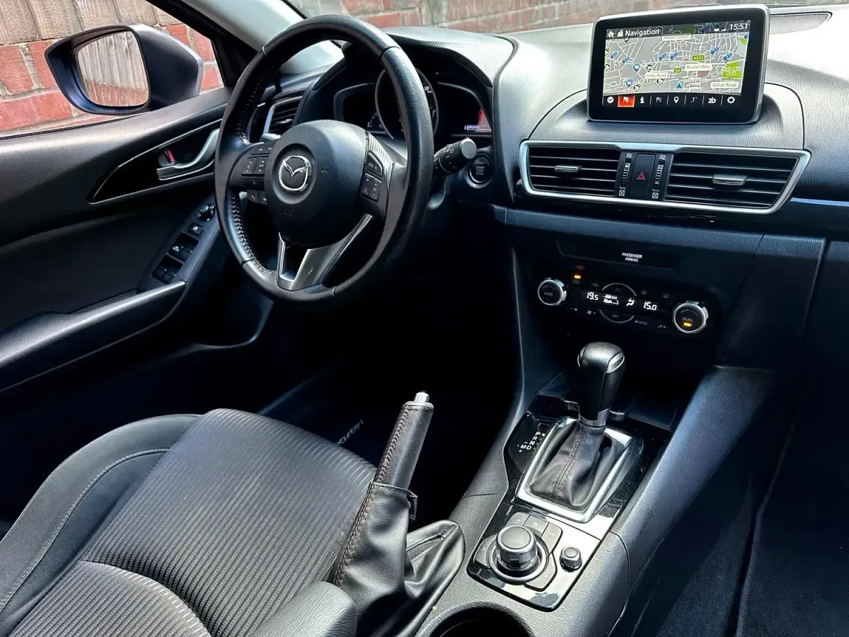 Używany Mazda 3 Inclusive 2015 Niebieski Hatchback