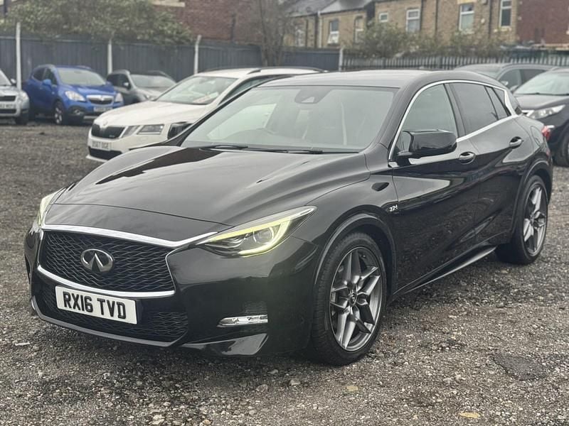 Used Infiniti Q30 Sport Tech 2016 Black Hatchback