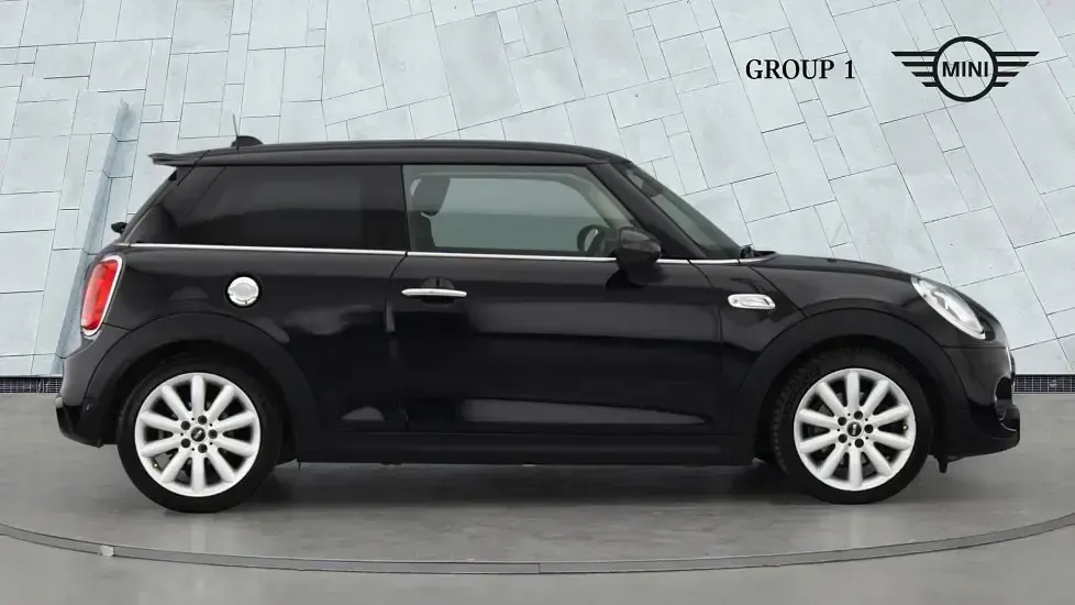Usado Mini Cooper S Hatch 189 CV (139 kW) 2018 Negro Utilitario