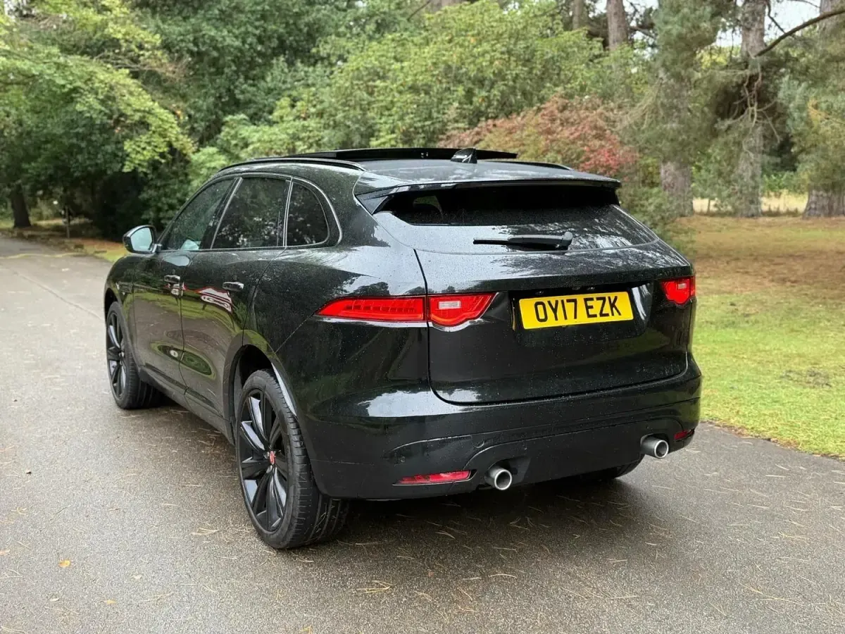 Second-hand Jaguar F-Pace S 300 CP (220 kW) 2017 Negru SUV