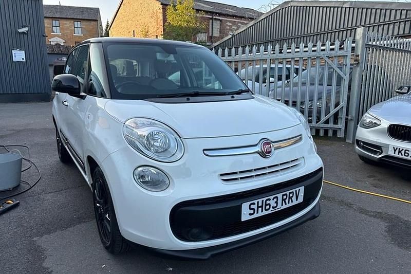 Used Fiat 500L Pop Star 95 HP (69 kW) 2013 White MPV