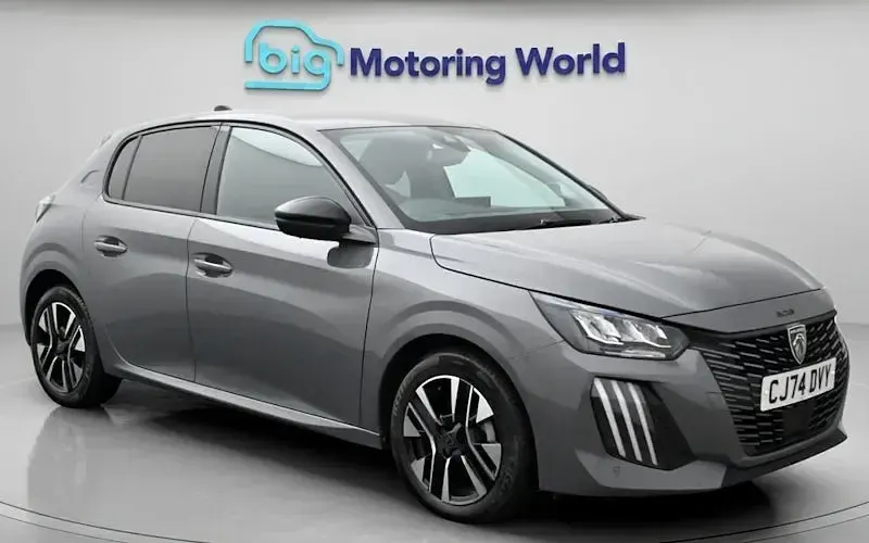 Second-hand Peugeot 208 Allure 101 CP (74 kW) 2025 Hatchback