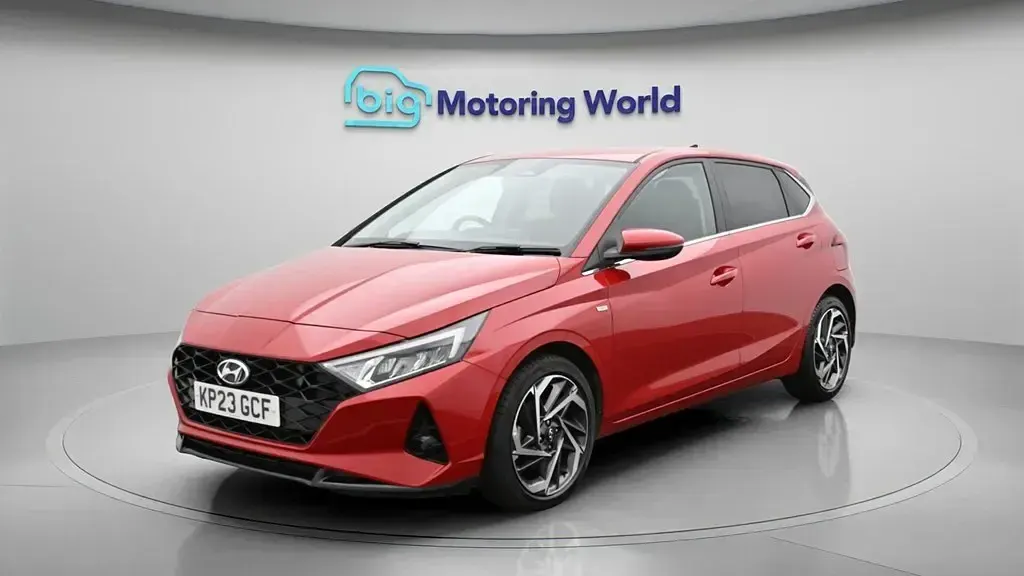 Używany Hyundai i20 Premium 100 KM (73 kW) 2023 Czerwony Hatchback