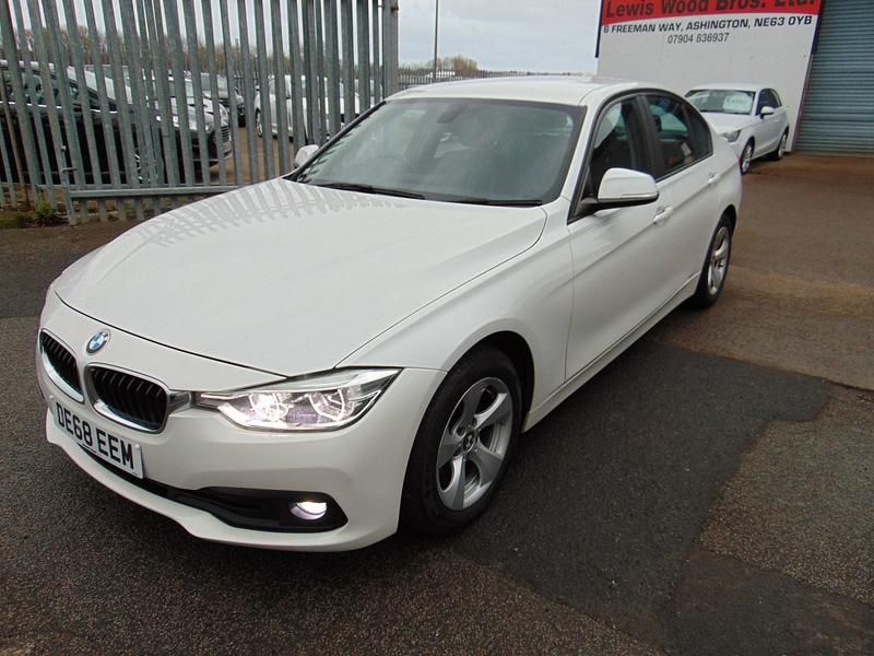 Used BMW 320 Efficient Dynamics 163 HP (119 kW) 2018 White Sedan