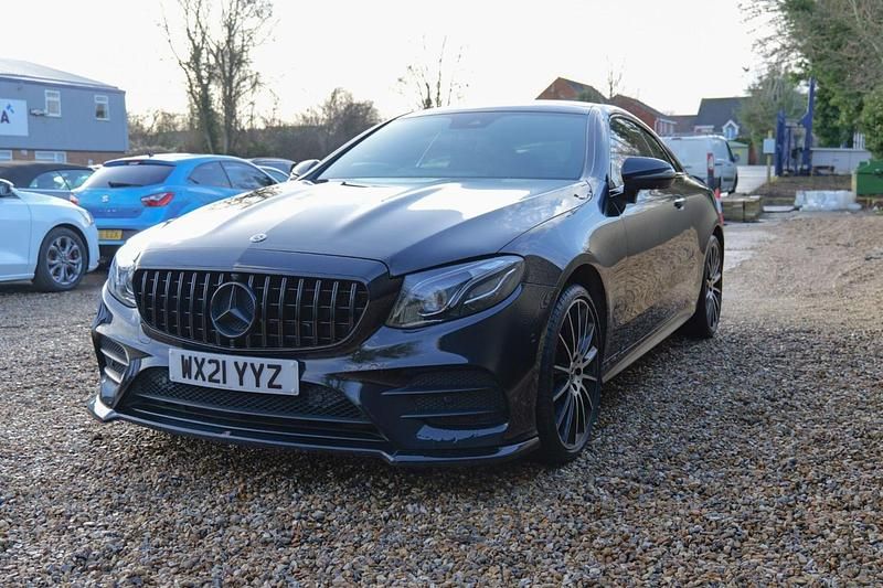 Used Mercedes E400 AMG Line Premium Plus 325 HP (239 kW) 2021 Black Coupe