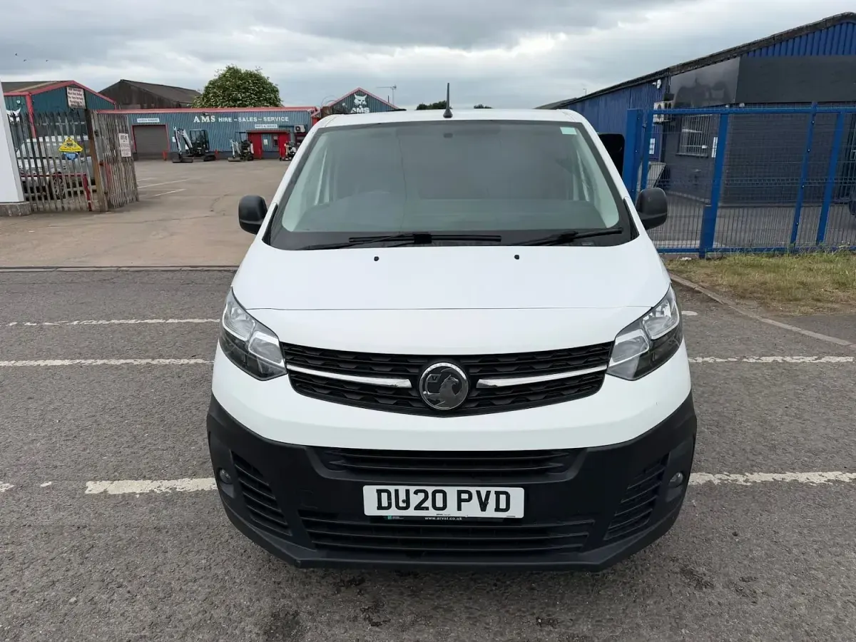 Used Vauxhall Vivaro Edition 100 HP (73 kW) 2020 White MPV