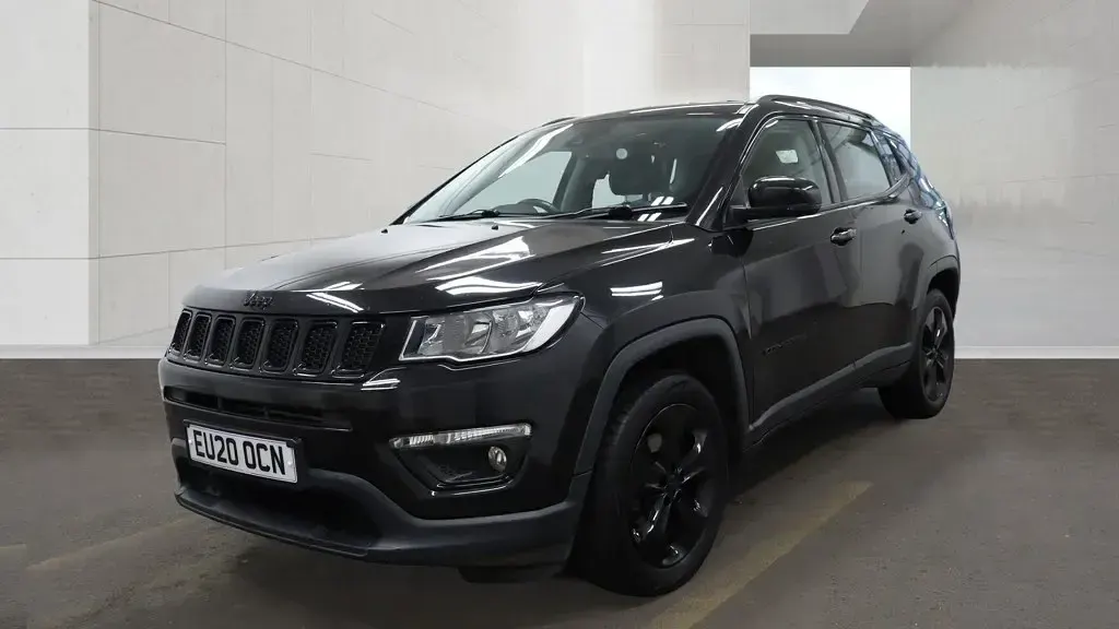 Usado Jeep Compass Night Eagle 140 CV (102 kW) 2020 Negro SUV