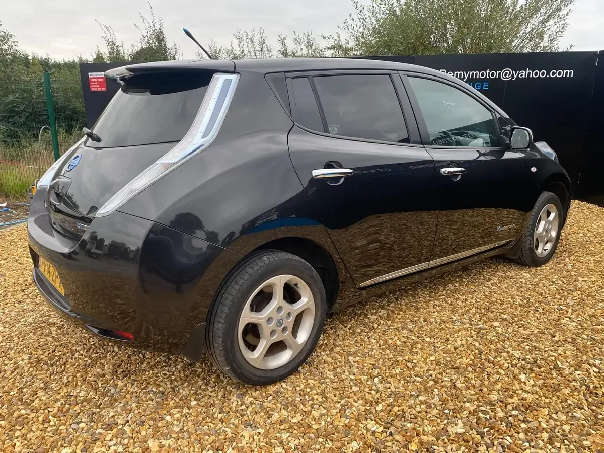 Used Nissan Leaf Acenta 80 kW (109 HP) 2014 Black Hatchback