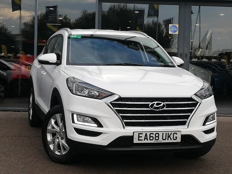 White Used 2018 Hyundai Tucson SE SUV | £11,998 (Fair price) - Image 1/4