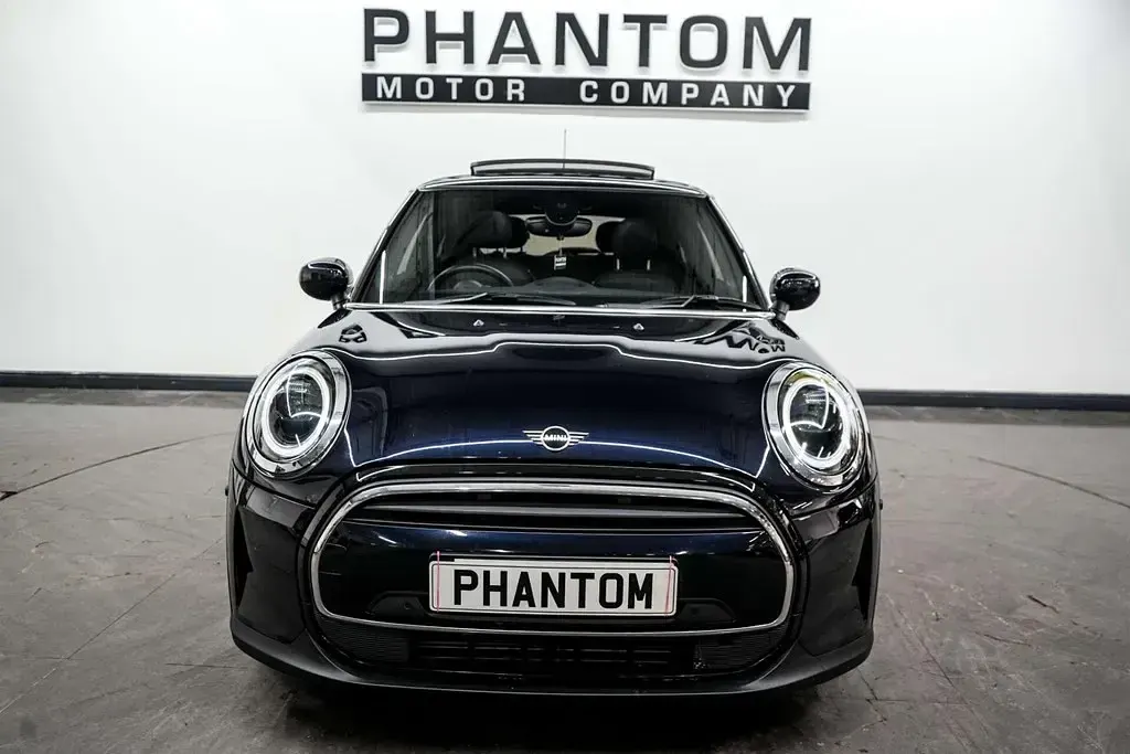 Begagnad Mini Cooper Exclusive 2022 Multicolour Halvkombi