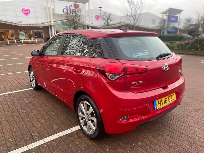 Used Hyundai i20 SE 2016 Red Hatchback