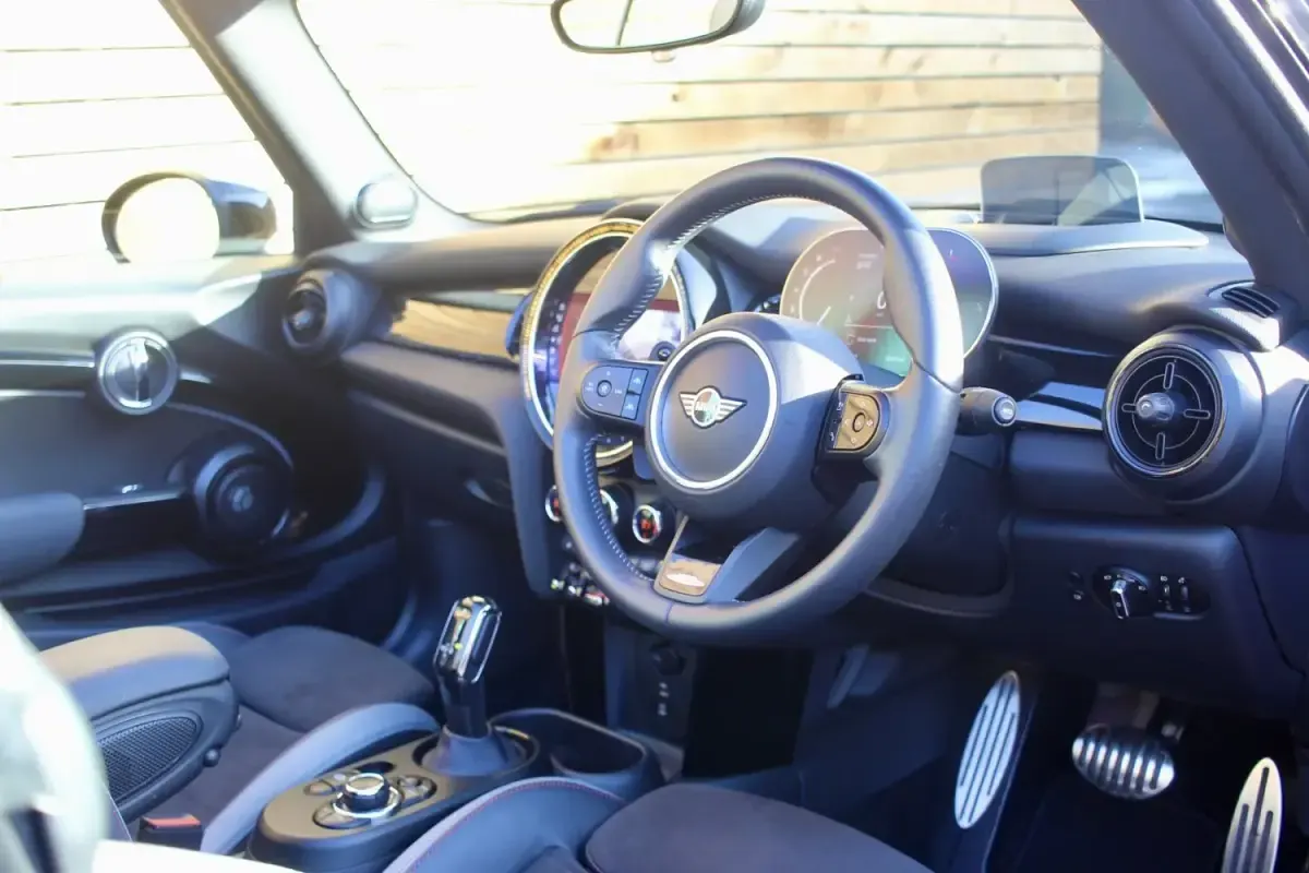 Second-hand Mini John Cooper Works Cabriolet 2022 Roșu Cabrio