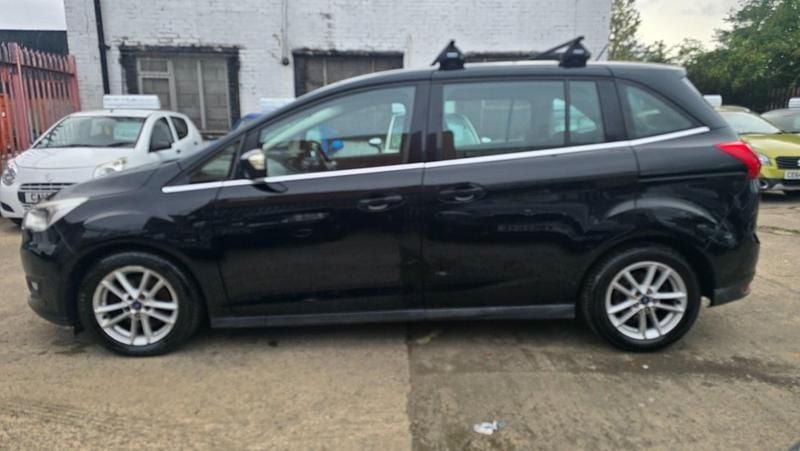 Used Ford Grand C-Max Zetec 120 HP (88 kW) 2016 Black MPV