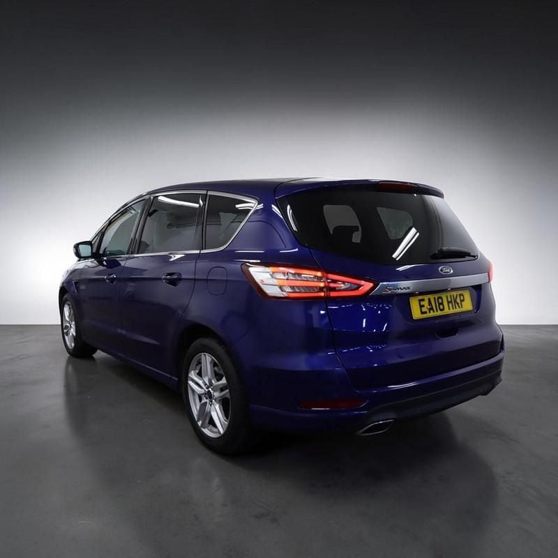 Used Ford S-MAX Titanium 180 HP (132 kW) 2018 Blue MPV