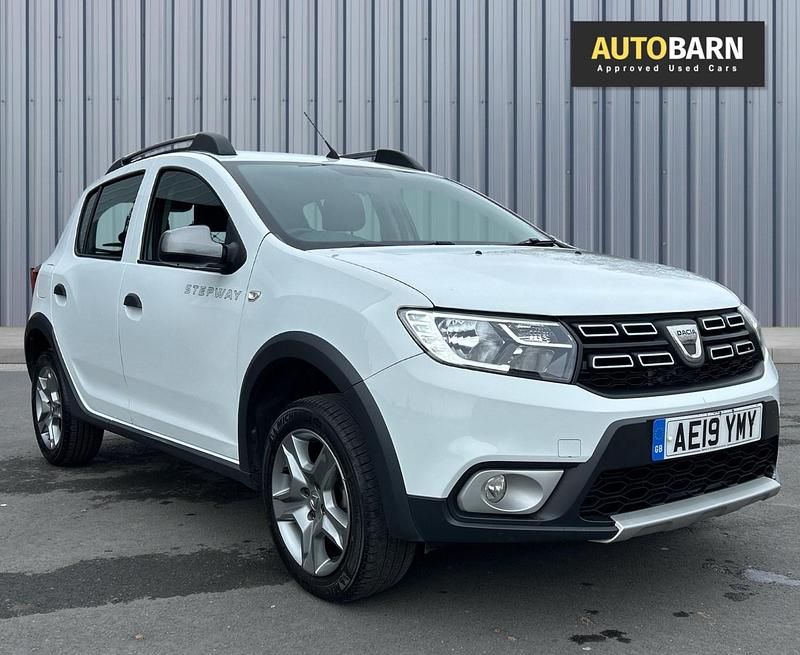 Used Dacia Sandero Comfort 90 HP (66 kW) 2019 White Hatchback