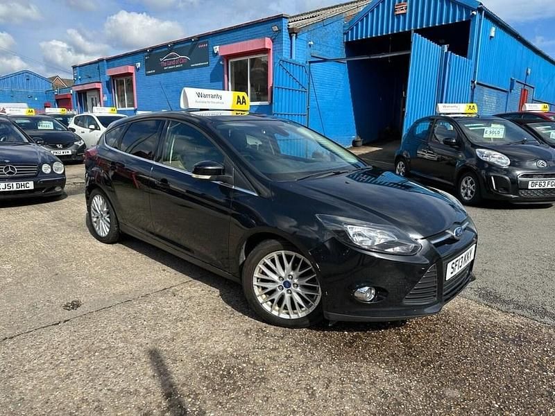 Used Ford Focus Zetec 115 HP (84 kW) 2013 Black Hatchback