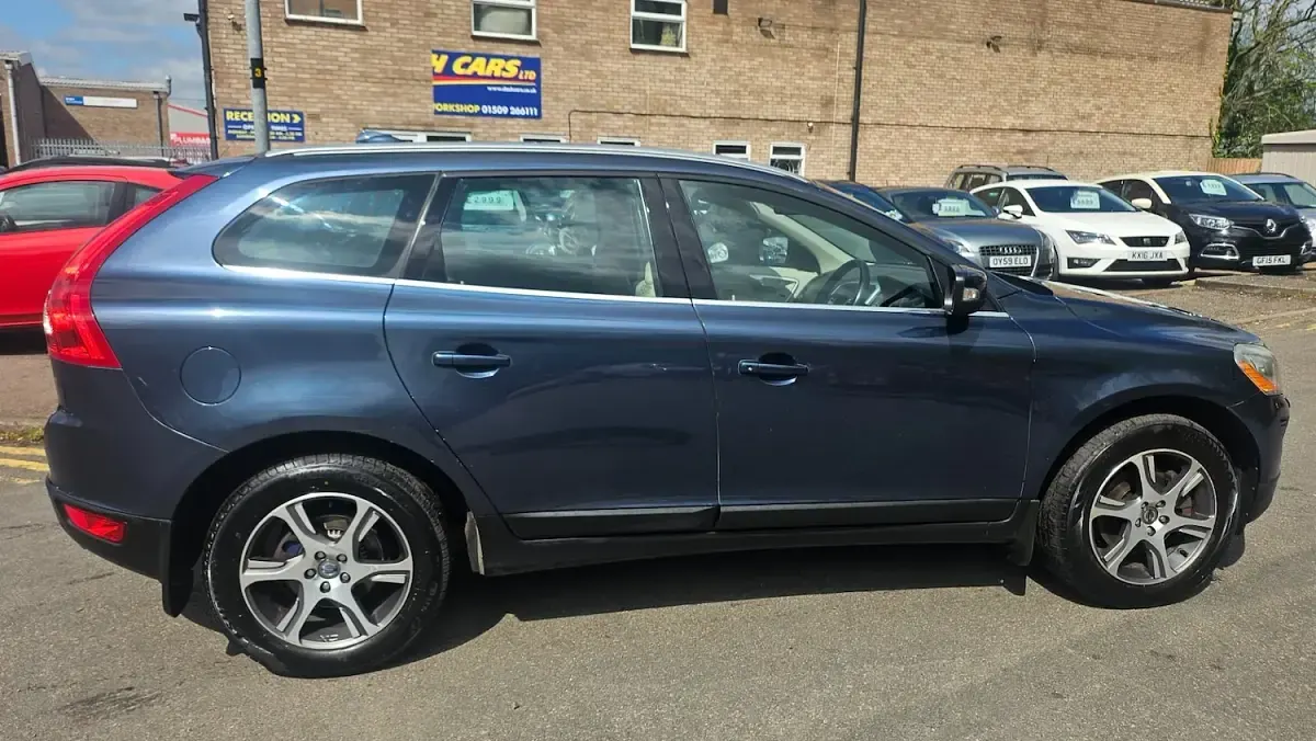 Used Volvo XC60 SE Lux 205 HP (150 kW) 2011 Blue SUV