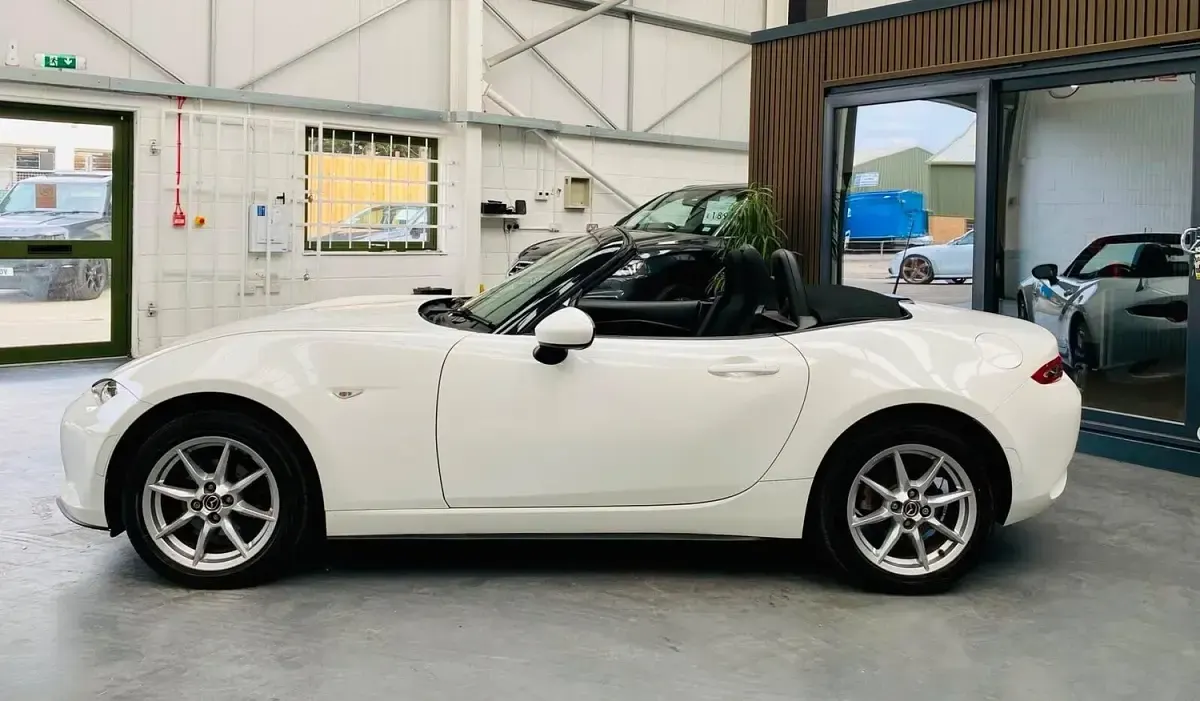 Used Mazda MX5 2017 White Cabriolet