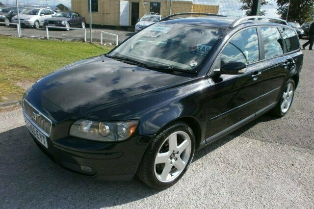 Used 2005 Volvo V50 Estate | £3,495 (Expensive) - Image 1/4