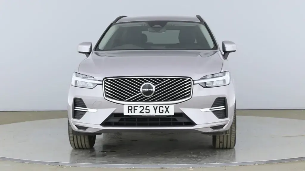 Used Volvo XC60 Core 247 HP (181 kW) 2025 Silver SUV
