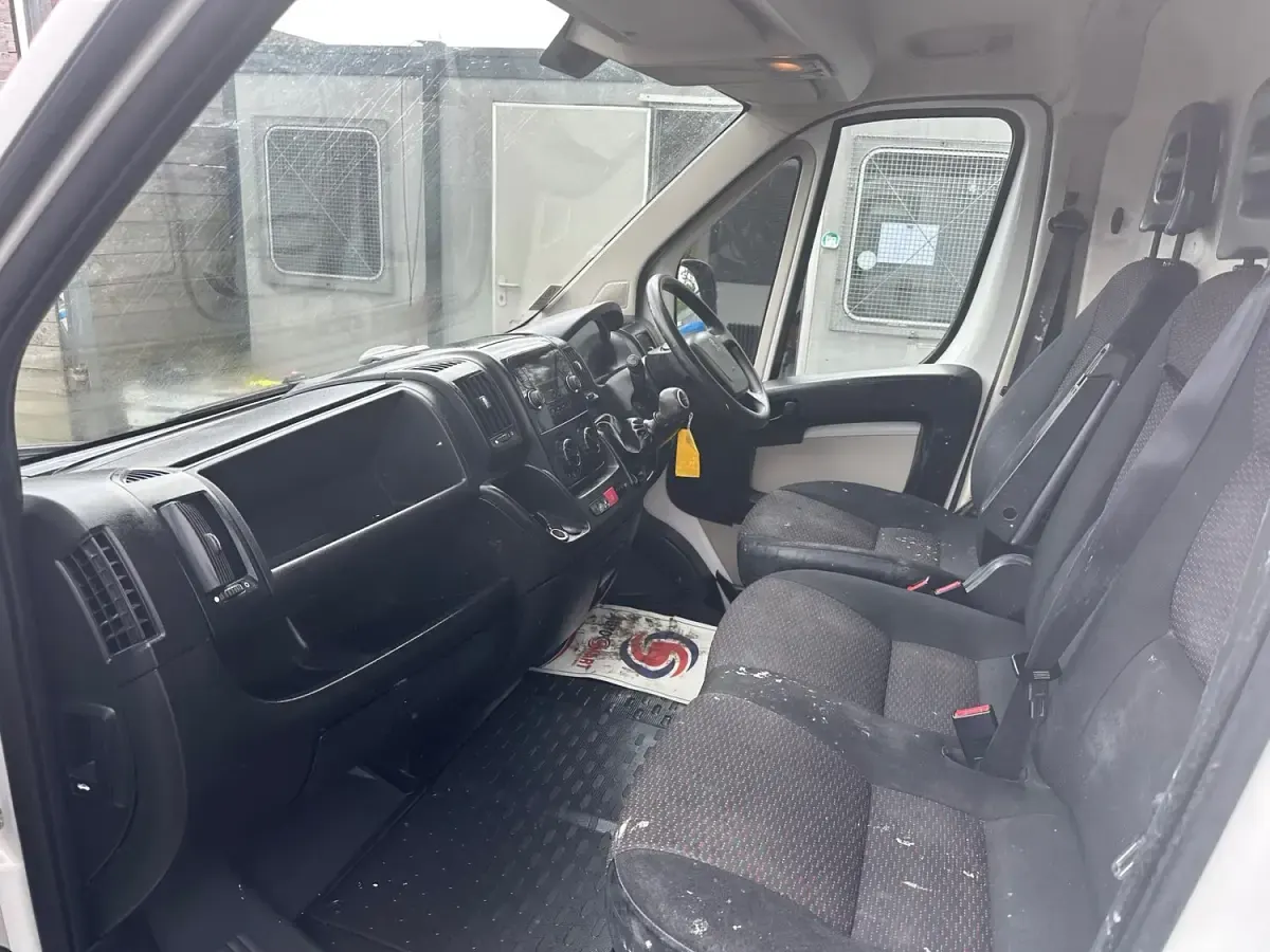 Used Peugeot Boxer 110 HP (80 kW) 2015 White Van