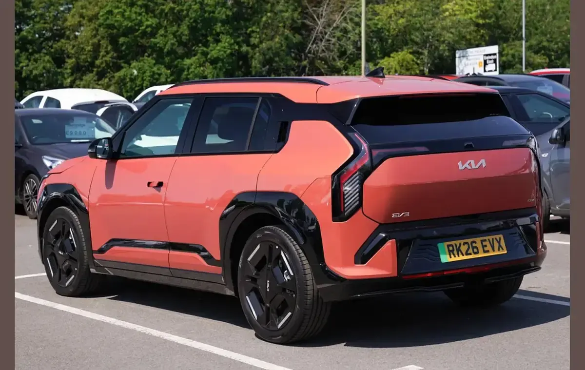 New Kia EV3 GT-Line 147 kW (201 HP) 2026 Orange SUV