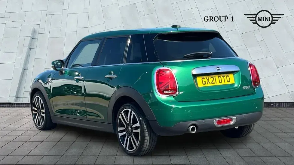 Used Mini Cooper Exclusive 136 HP (100 kW) 2023 Green Hatchback